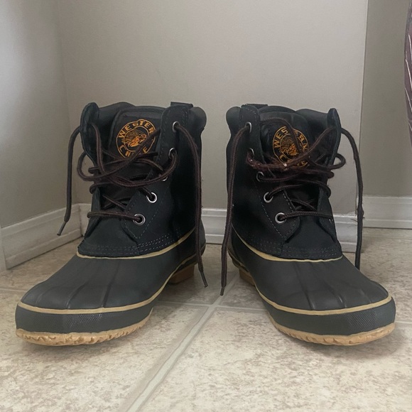 Weastern Chief brown and beige men steel shank winter rain boots. Size 8. Used. - Picture 10 of 12